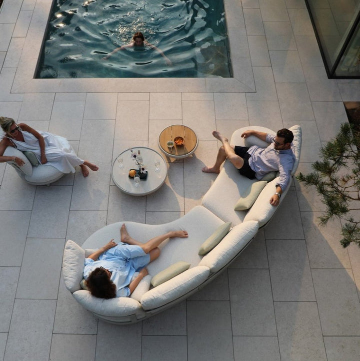 Breeze organische loungeset in beige aluminium en all-weather kussens links