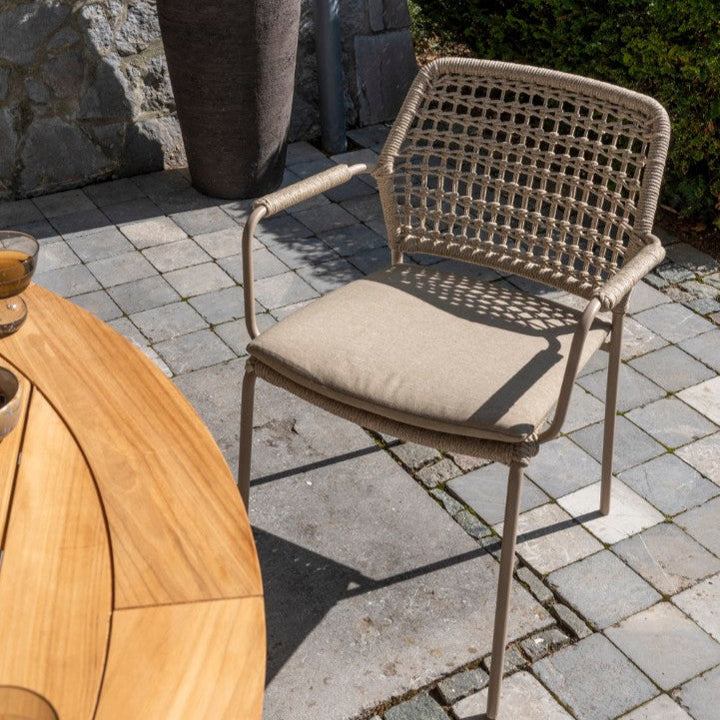 Prado ronde tuinset in teak met 6 stapelbare barista tuinstoelen