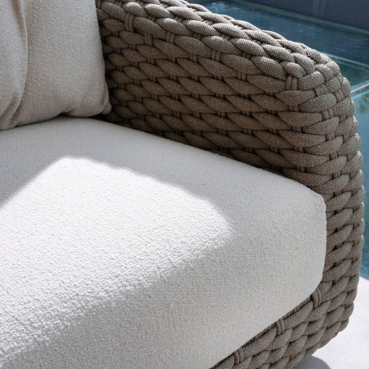 Maxime loungeset in beige gevlochten touw en all-weather kussens rechts
