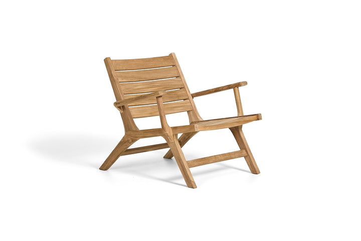Koozy loungestoel in teak met armleuningen