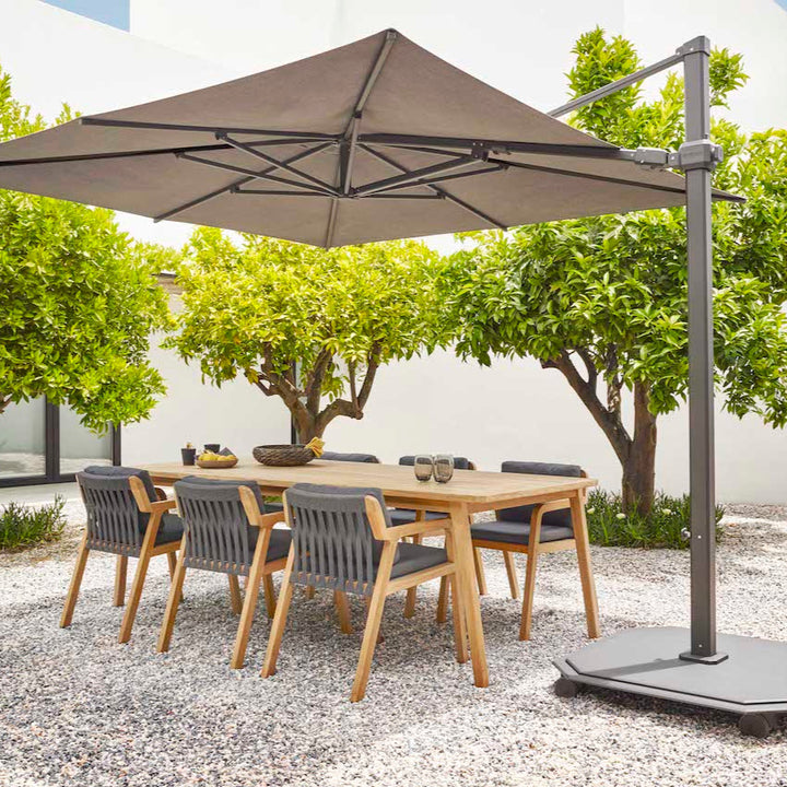 Jardinico Caractère zweefparasols JCP.301 300x300 met parasolvoet en beschermhoes