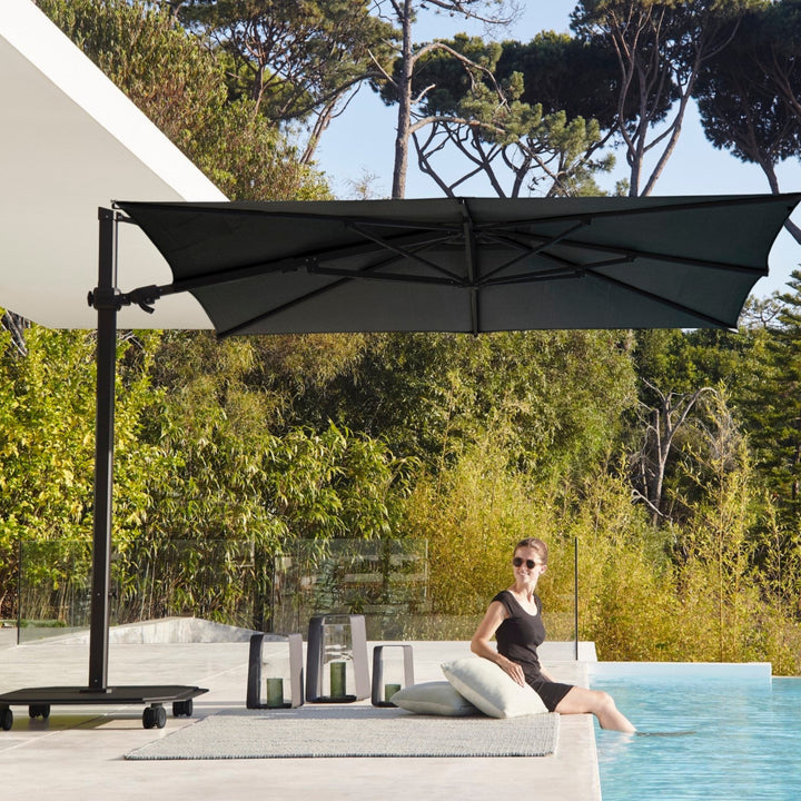 Jardinico Caractère zweefparasols JCP.301 300x300 met parasolvoet en beschermhoes