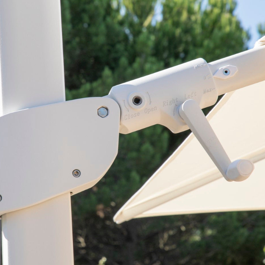 Monaco Cantilever Parasol 300x300 Sunbrella parasol+base+cover | wit/light grijs