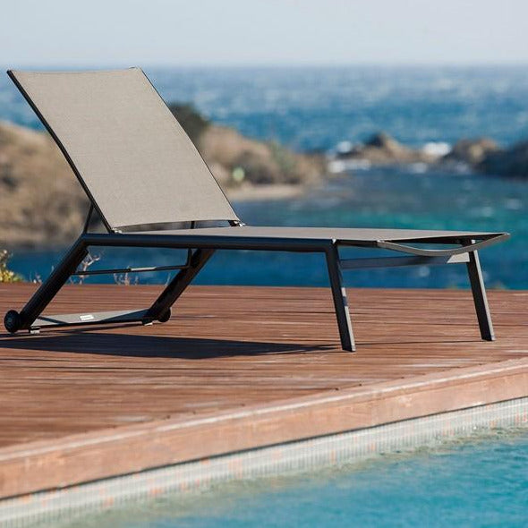 Hydra Lounger Charcoal | Silver grey