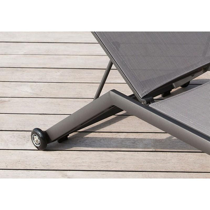 Hydra Lounger Charcoal | Silver grey