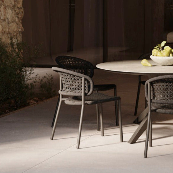 Butterfly stapelbare tuinstoel in antracite aluminium en antracite vierkant geweven ronde rope