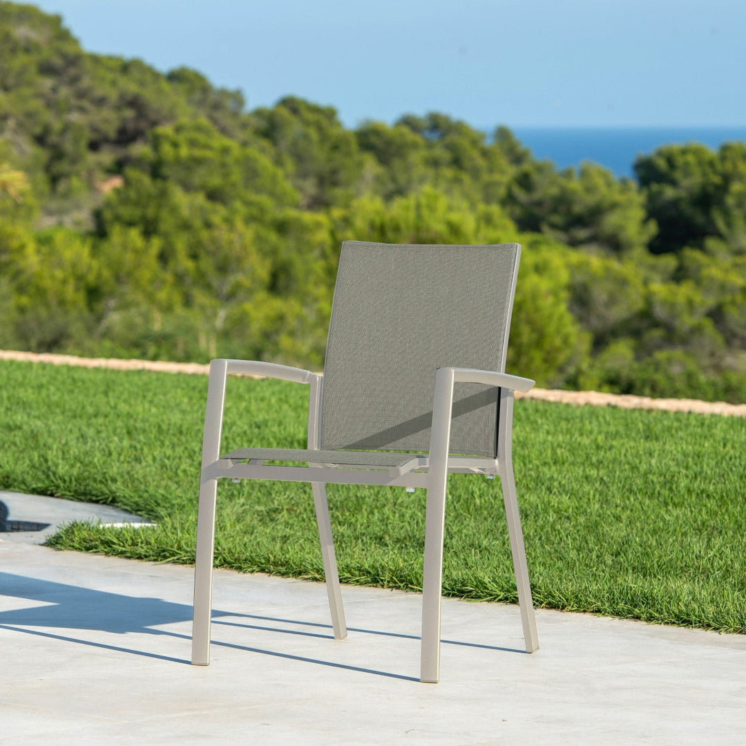 Sevilla stapelbare tuinstoel in beige aluminium