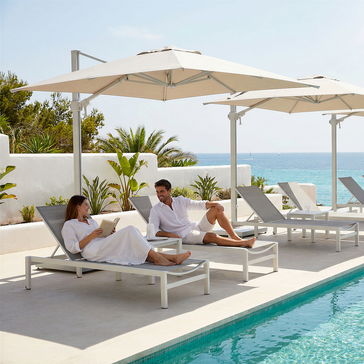 Solux zweefparasol 300x300 met linen aluminium frame en beige sunbrella doek
