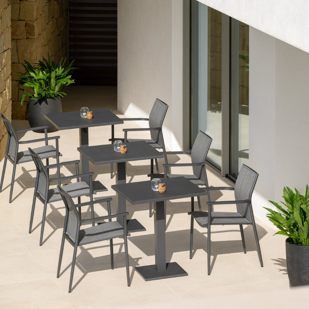 Parana garden table in anthracite aluminum with 2 Loya stackable garden chairs 