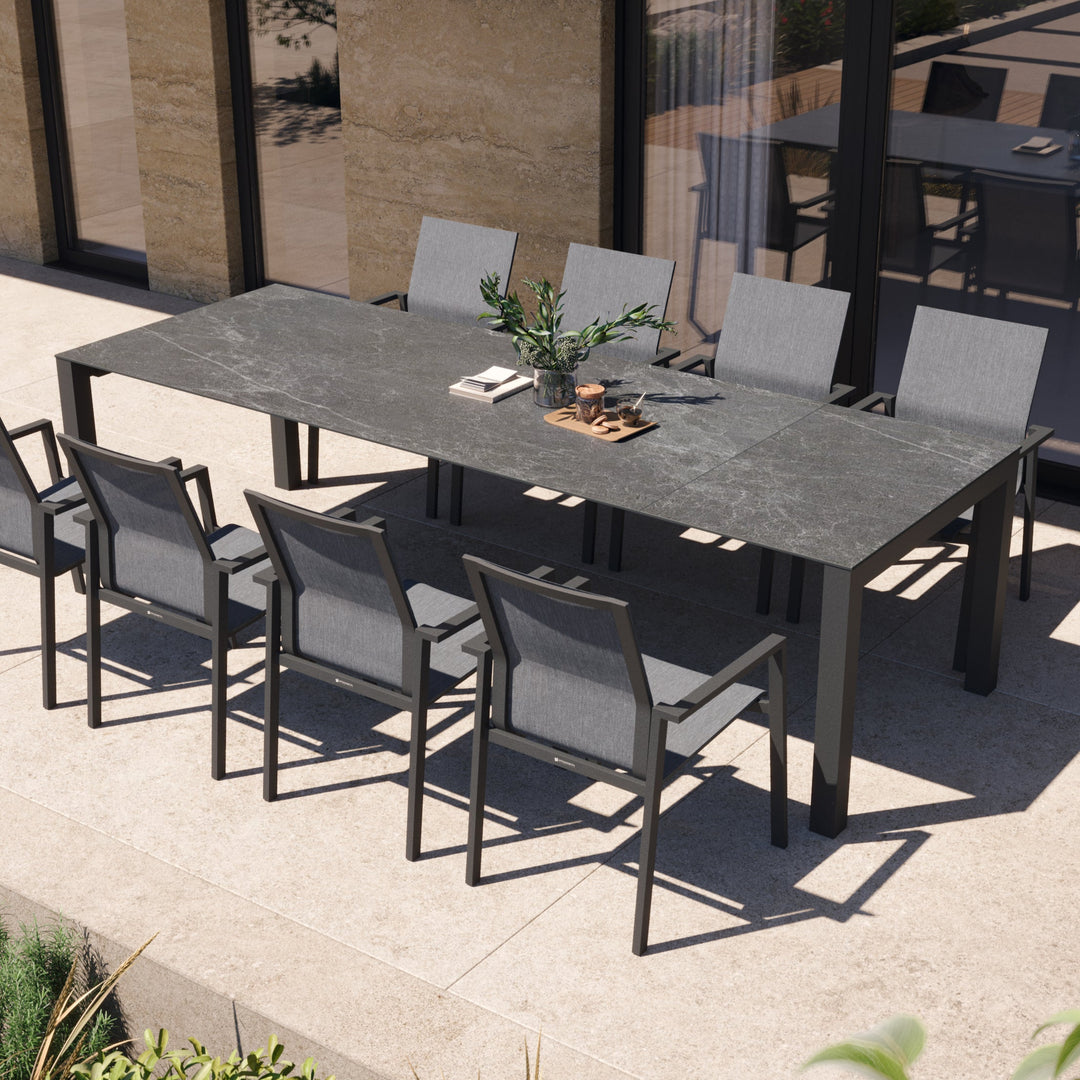 Forli extendable table | Beja Charcoal Mat