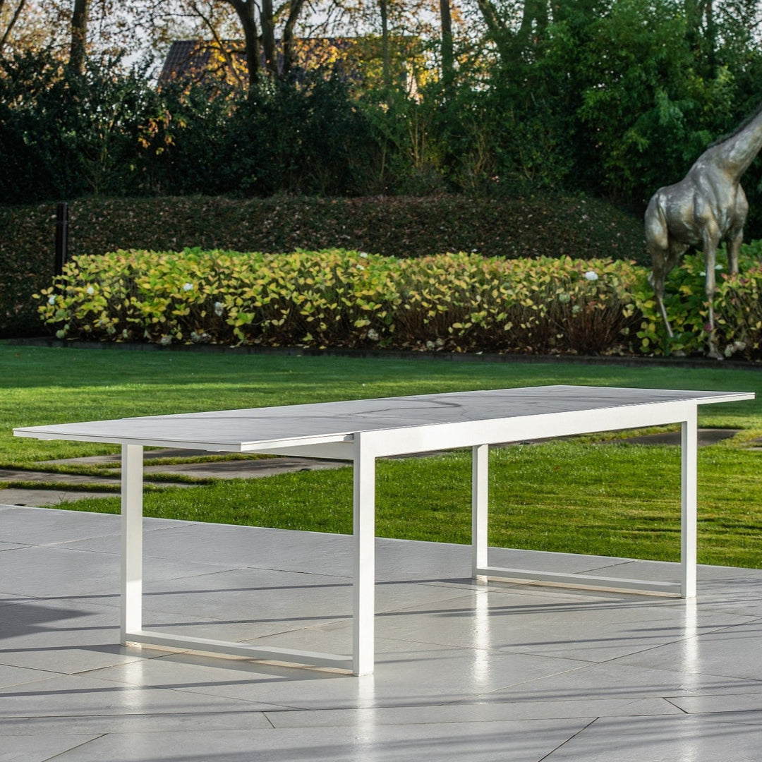Vigo table 220-330cm white matt