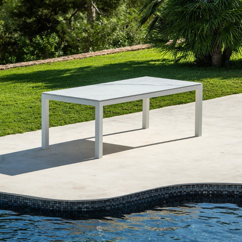Danli garden table white mat 220x100